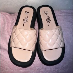 Quilted Slip-On Flatform Sandals